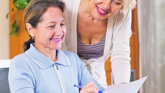 JOŠ JEDNA POMOĆ PENZIONERIMA Podeljeni vaučeri domaćeg trgovinskog lanca od po 5.000 dinara