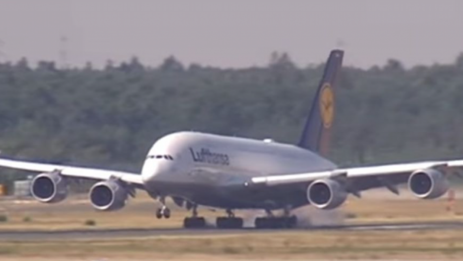 NOVA DRAMA NA NEBU Avion objavio vanredno stanje, zatraženo prinudno sletanje