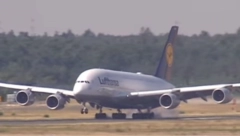 NOVA DRAMA NA NEBU Avion objavio vanredno stanje, zatraženo prinudno sletanje