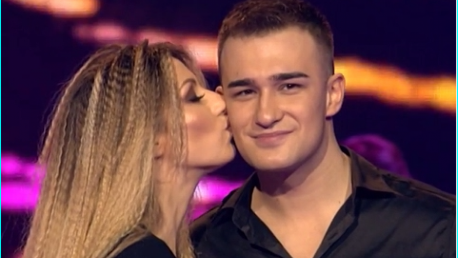 SVE BI DAO DA SE POMIRI SA RADOM Haris Berković na sve načine pokušava da obnovi vezu sa pevačicom!