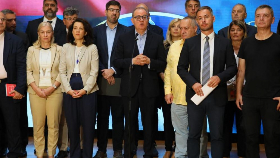 OPSTRUKCIJA PARLAMENTA Poslanici dela opozicije: Blokiraćemo Skupštinu dok nam ne ispune zahteve, tražimo vanredne izbore