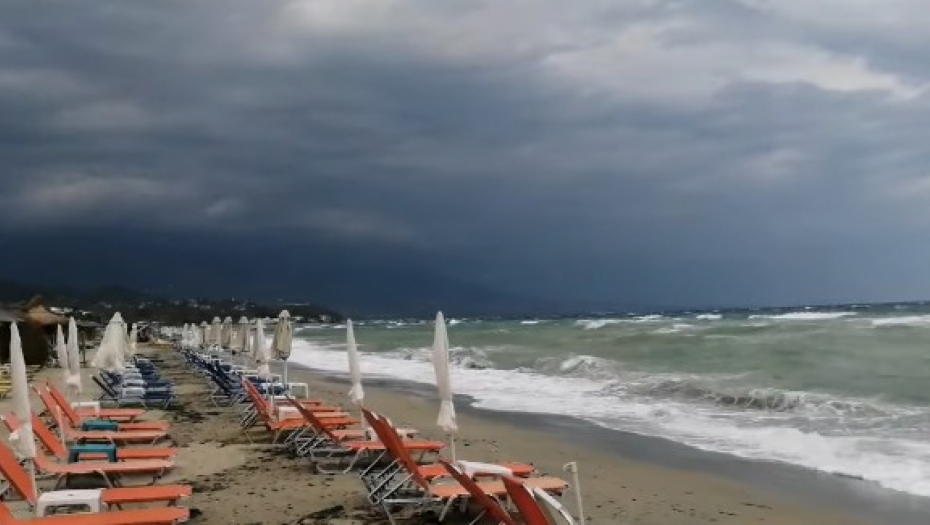 "UZ BOGORODIČINU POMOĆ USPEO SAM DA ISPLIVAM" Srbin ispričao horor sa Halkidikija: "Ćerku su povukli talasi, skočio sam da je spasim"