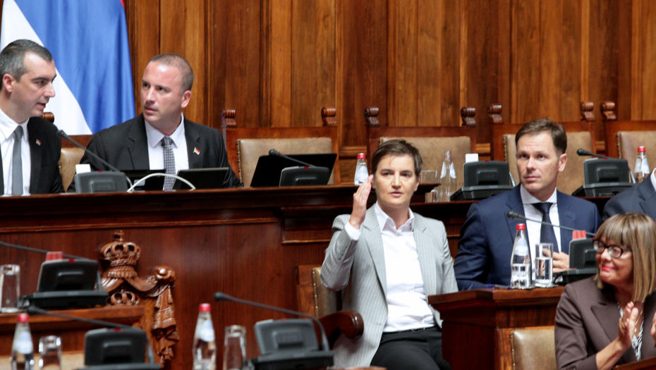 Brnabić: Jeste uspeli da blokirate rad skupštine? Niste! Jesmo se izborili za penzije, plate i pomoć građanima? Jesmo! (VIDEO)
