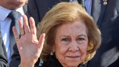 ZBOG NJEGA SE ODREKLA PRAVOSLAVLJA, A VARAO JE SA 62 LJUBAVNICE  Posle 58 godina braka rekla mu je dosta