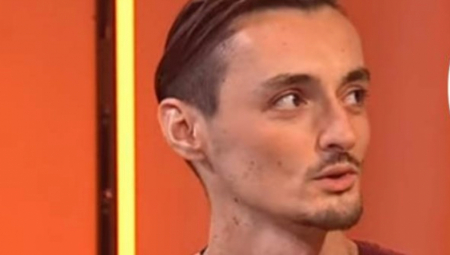 KAO OD MAJKE ROĐENI TUMARAJU SRPSKIM ŠUMAMA Stevan vodi ljude u divljinu, a onda se svi skidaju goli