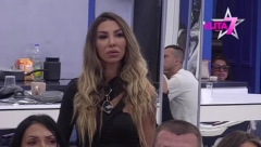 ANELI MOŽE DA ZARAĐUJE I NAPOLJU! Zadrugar napao Ahmićevu jer je u rijalitiju, a ima dete, Matora odmah skočila da je odbrani! (FOTO)