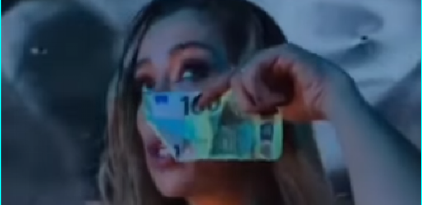 BRIŠE SUZE NOVČANICOM OD 100 EVRA Pojavio se snimak da nastupa Tee Tairović, mreže se usijale! (VIDEO)