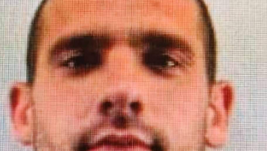 LUDI DŽONI PUKAO U BEOGRADU Ostaje bez ljudi i robe!