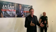 PUBLIKA U TRANSU Jašar Ahmedovski otvorio koncert u Beogadu svojim najvećim hitom! (VIDEO)