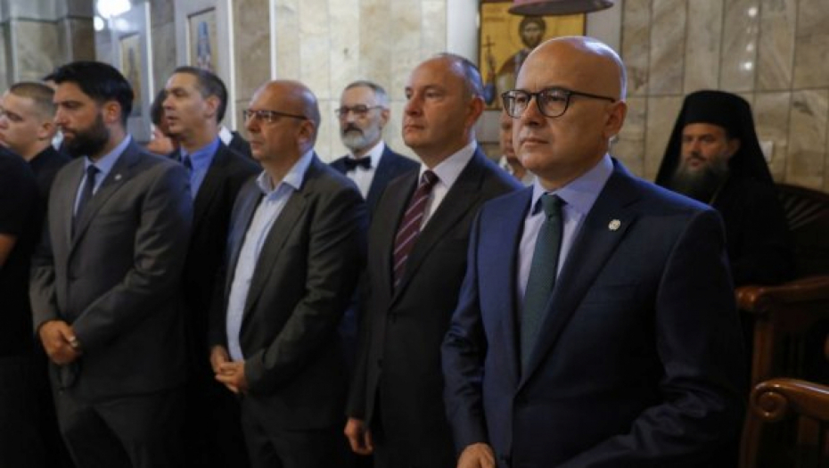 MINISTAR VUČEVIĆ PRISUSTVOVAO OSVEĆENJU HRAMA U VETERNIKU Svetu arhijerejsku liturgiju služio Patrijarh Porfirije (FOTO)
