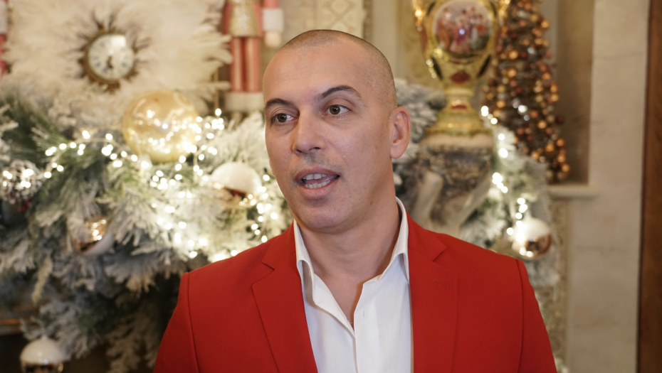 ZIDOVI SAMO ŠTO SE NE SRUŠE, NIGDE PROZORA I VRATA: Tužna slika kuće u kojoj je odrastao Topalko! (FOTO)