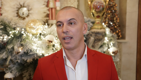 ZIDOVI SAMO ŠTO SE NE SRUŠE, NIGDE PROZORA I VRATA: Tužna slika kuće u kojoj je odrastao Topalko! (FOTO)