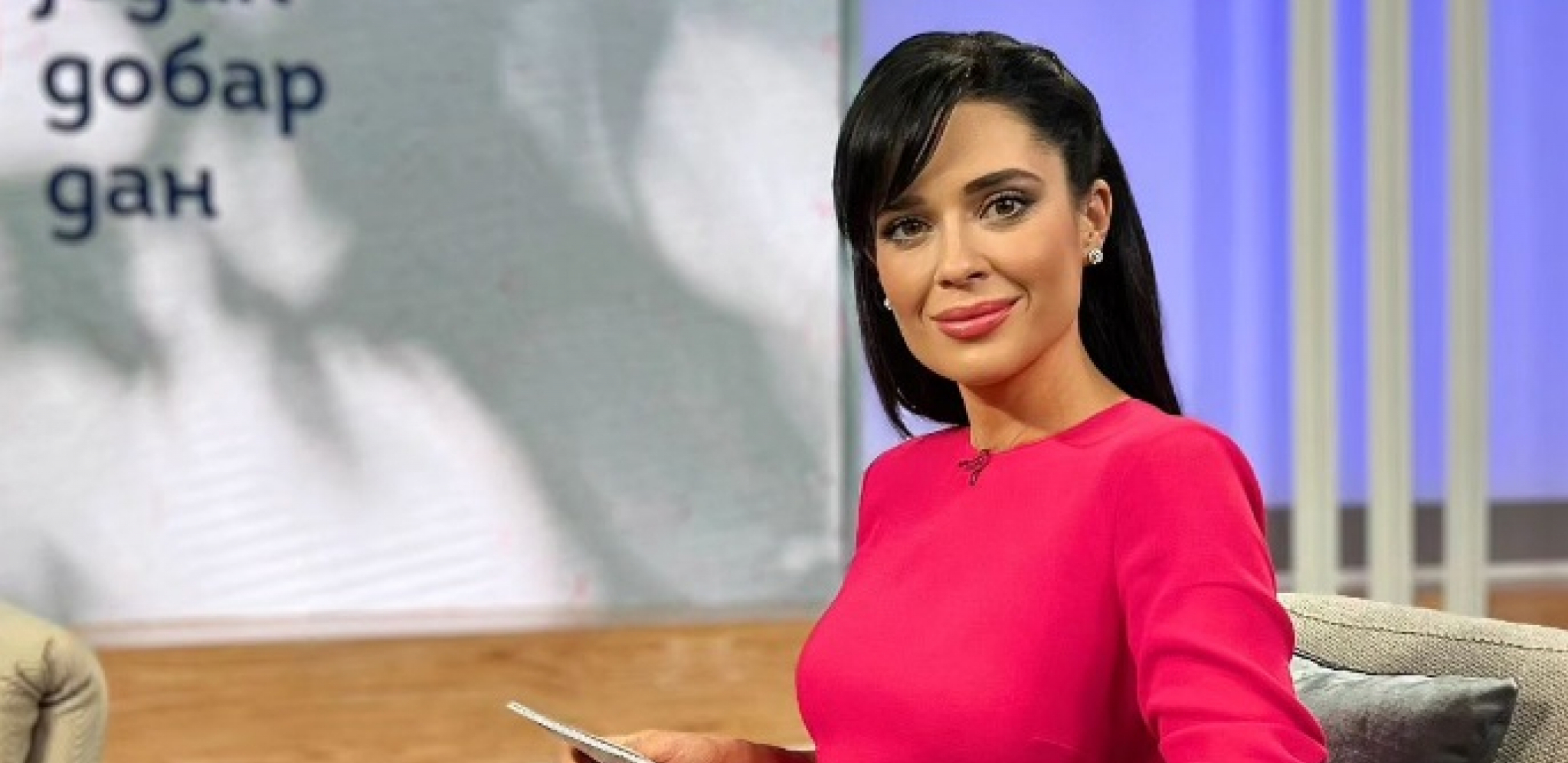 MUŠKARCIMA POPADALE VILICE! Voditeljka RTS-a napravila haos poslednjom fotkom u nikad viđenom izdanju