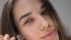 SMUČILE JOJ SE PORUKE Devojka rešila da pronađe muža na ulici, zbog onoga što je uradila ljudi trljaju oči