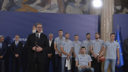 PREDSEDNIK VUČIĆ OTKRIO Javio se Bošnjak iz Sjenice koji je hteo da da bubreg za Simanić! Ovi momci su ujedinili celu zemlju
