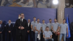 PREDSEDNIK VUČIĆ OTKRIO Javio se Bošnjak iz Sjenice koji je hteo da da bubreg za Simanić! Ovi momci su ujedinili celu zemlju