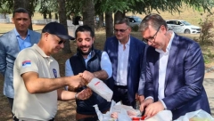 ČOVEK IZ NARODA Vučić se slatko najeo sendviča s parizerom još pre dve godine
