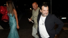 ACA LUKAS NA PROSLAVU DOŠAO U DRUŠTVU Svi su se pitali ko je zanosna plavuša, a ovo o kome se zapravo radi!