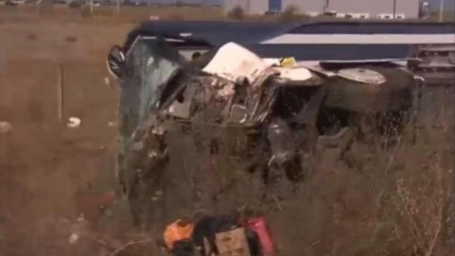 ČETVORO MRTVIH U STRAVIČNOM UDESU Evo šta se dešava sa povređenim putnicima iz Srbije u Grčkoj