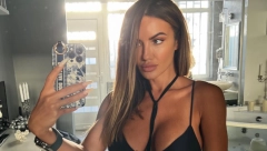 OTAC JU JE UZEO SA SAMO 4 GODINE: Ova lepotica je ćerka Ivane Stamenković Sindi, nakon toliko godina vidimo kako izgleda (FOTO)