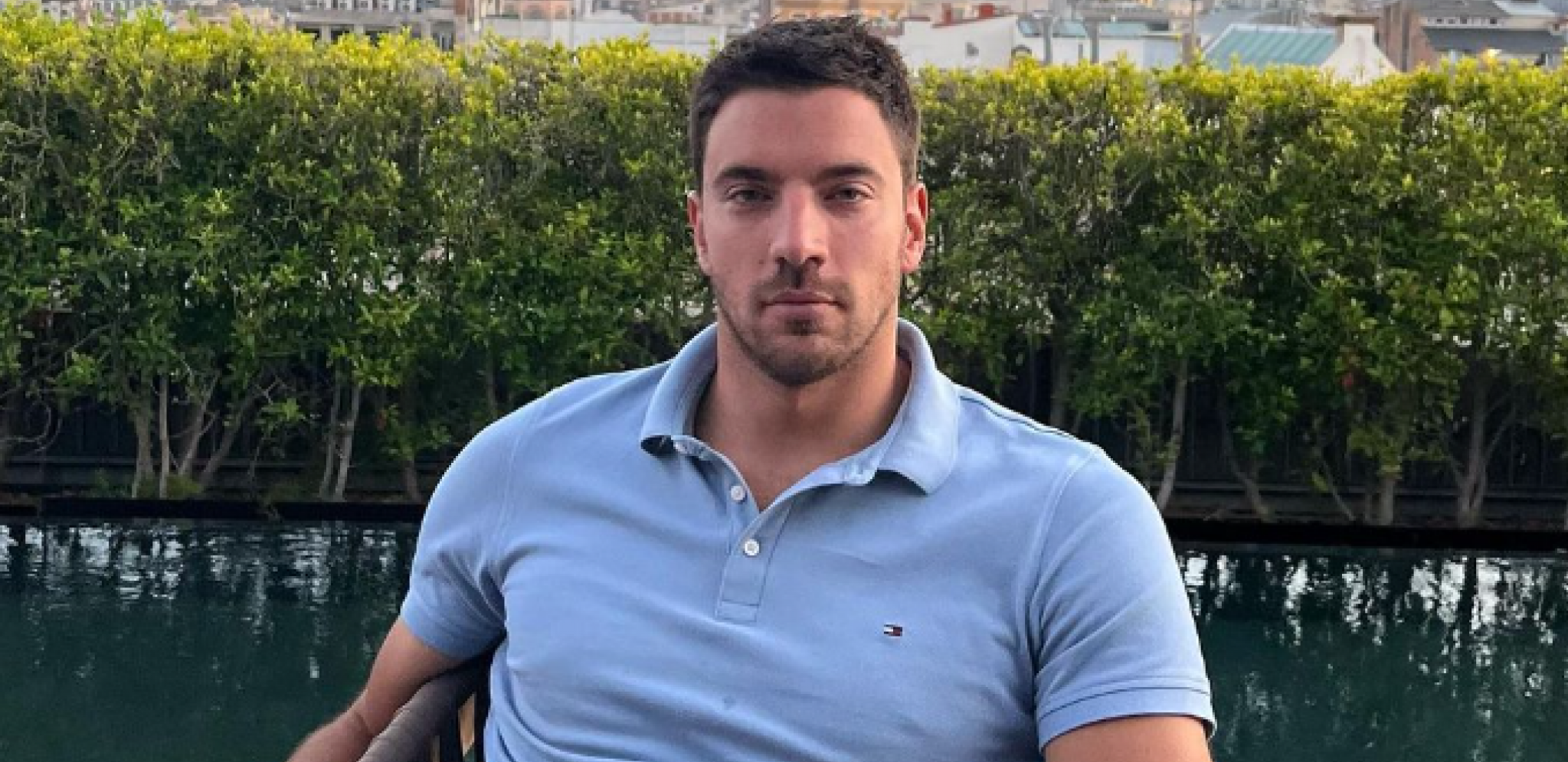 BIO JE SA CECOM I NATAŠOM, A SADA SE PREPUSTIO NJOJ: Žena Vlade Vuksanovića žari i pali, od njene golotinje boli glava! (FOTO)