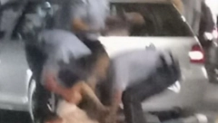 ZRELI ZA MOTKU! Pogledajte kako Kurtijeva policija prebija Srbe, ovo je zločin!