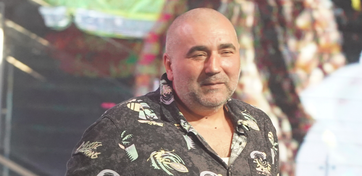 PČELAR IZ KUPINOVA RADI PUNOM PAROM Miki Đuričić otkrio kada će ući u Elitu, uz njega su i žena i deca