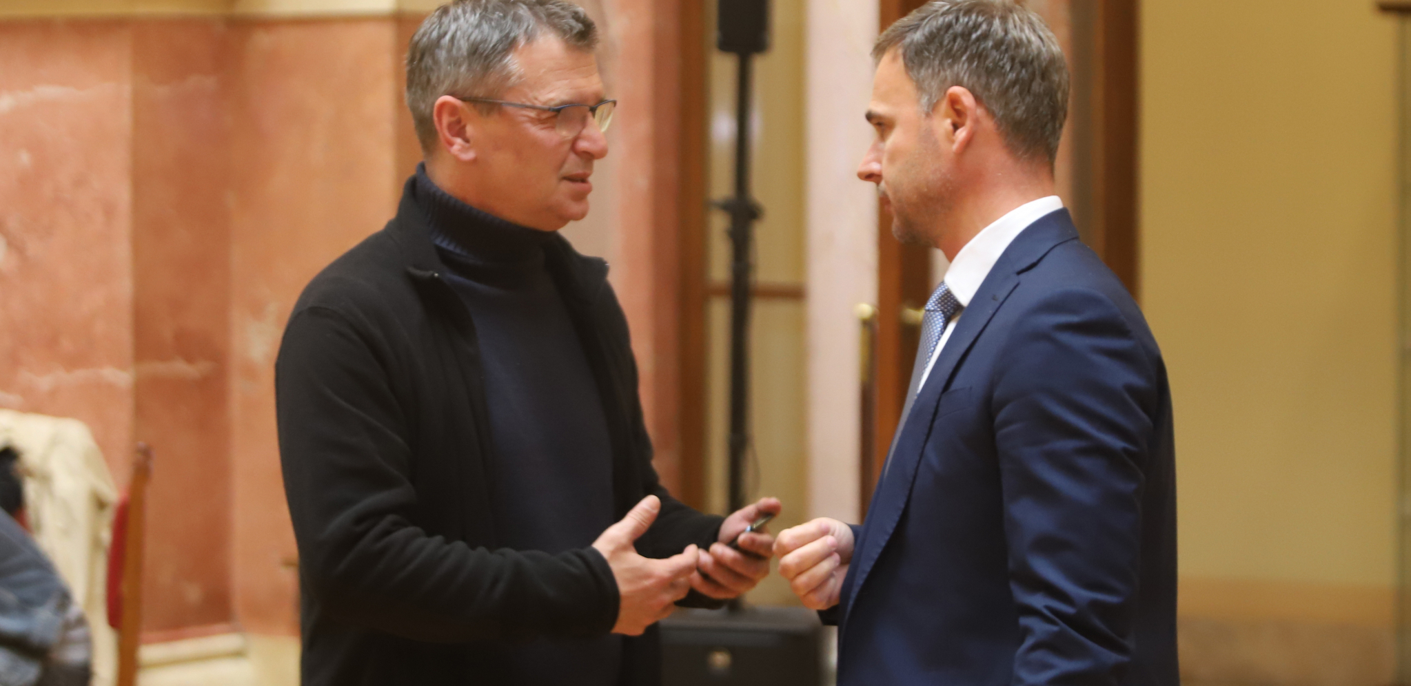 ALEKSIĆ S ĆUTOM  PRAVI NOVI G17! Napravljena nova opoziciona poslanička grupa