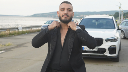 OTKRIVENO GDE SE NALAZI DARKO LAZIĆ! Evo šta folker radi u jeku haosa oko venčanja njegove majke