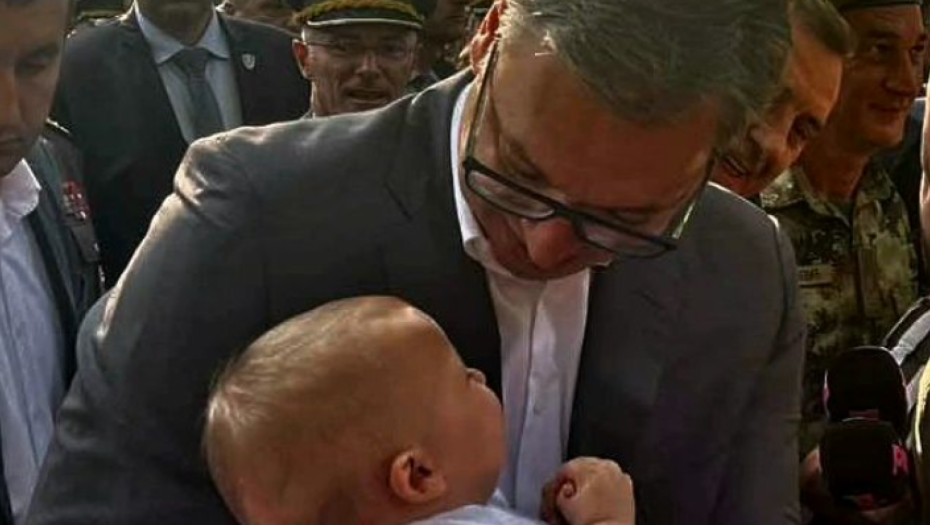 "KADA OVAKVOG ANĐELA DRŽITE U RUKAMA, SVAKA BORBA IMA SMISAO!" Predsednik oduševio javnost prelepom fotografijom iz Niša