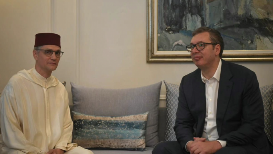 PREDSEDNIK SA AMBASADOROM MAROKA  Vučić izrazio saučešće Maroku