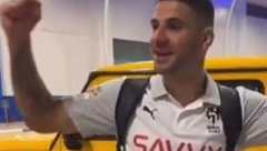 ALO, POBIĆU SE SA TOBOM! Mitrović "provocirao" saigrača zbog boje automobila, pa dobio odgovor koji nije očekivao (VIDEO)