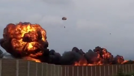 HOROR SNIMAK PADA AVIONA U ITALIJI Letelica pogodila automobil u kojem se nalazila porodica (UZNEMIRUJUĆI VIDEO)