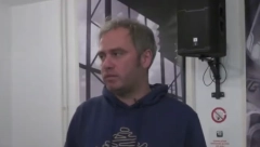 SKANDAL Filmski režiser iz BiH napravio u petak neviđen incident usred Beograda - Širio zastavu velike Albanije, pa proteran iz Srbije