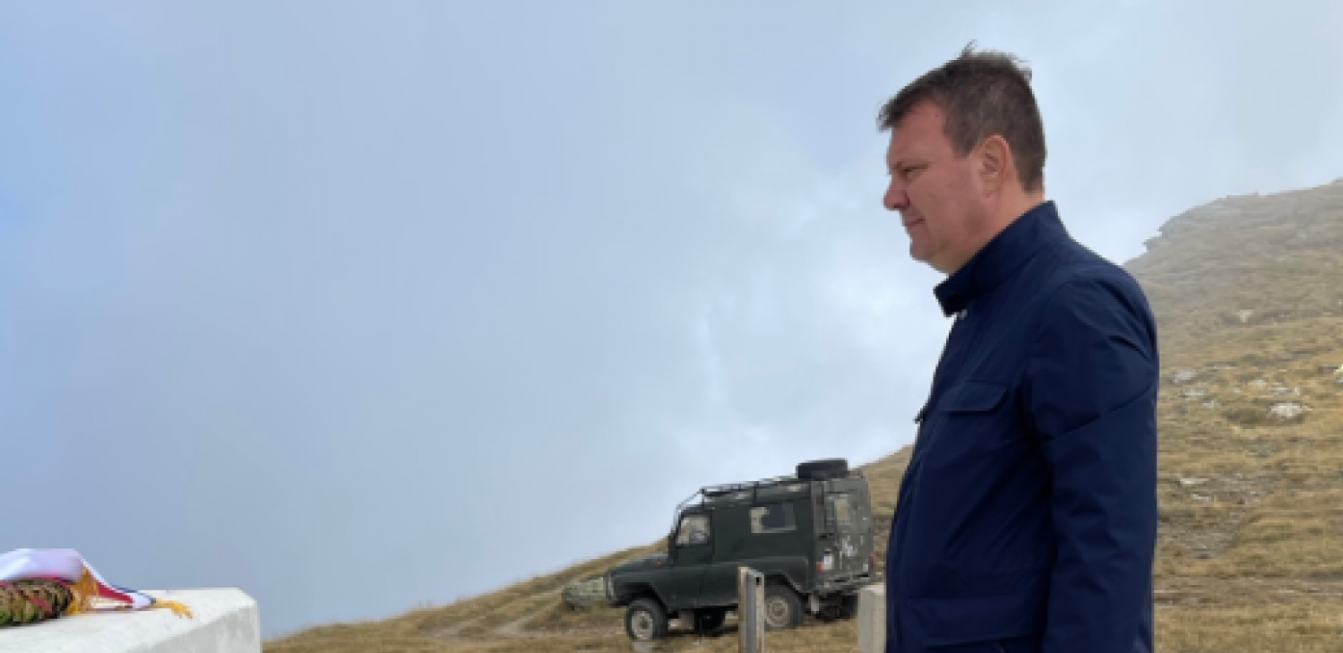 POLOŽIO VENAC PALIM BORCIMA Mirović na obeležavanju 105. godišnjice proboja Solunskog fronta na Kajmakčalanu