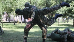 MLADI SPREMNI DA KORAČAJU U STROJU ELITNIH JEDINICA!  Ekskluzivno ALO! u poseti 72. brigadi za specijalne operacije u kasarni Rastko Nemanjić