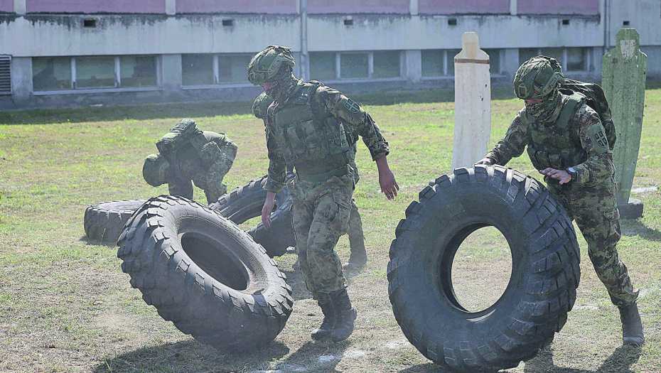 U OKTOBRU STIŽU POZIVI NA VOJNE VEŽBE Ko se ne odazove može u zatvor, a neki su već u uniformama! Sa 2 opštine će biti pozivani 3 puta