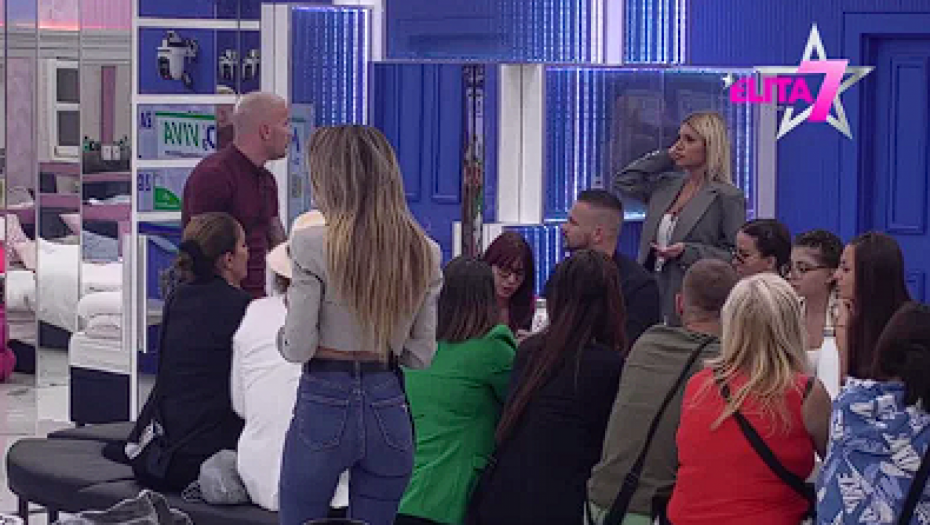 NISAM OČEKIVALA MALI JER SKAČE OKO MENE! Aneli razočarana Munjezovom podelom budžeta! (FOTO)