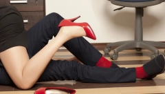 DA LI FLERTUJETE SA KOLEGAMA: Stručnjaci objašnjavaju šta da radite ako se zaljubite u kolegu i da li je ta veza osuđena na propast