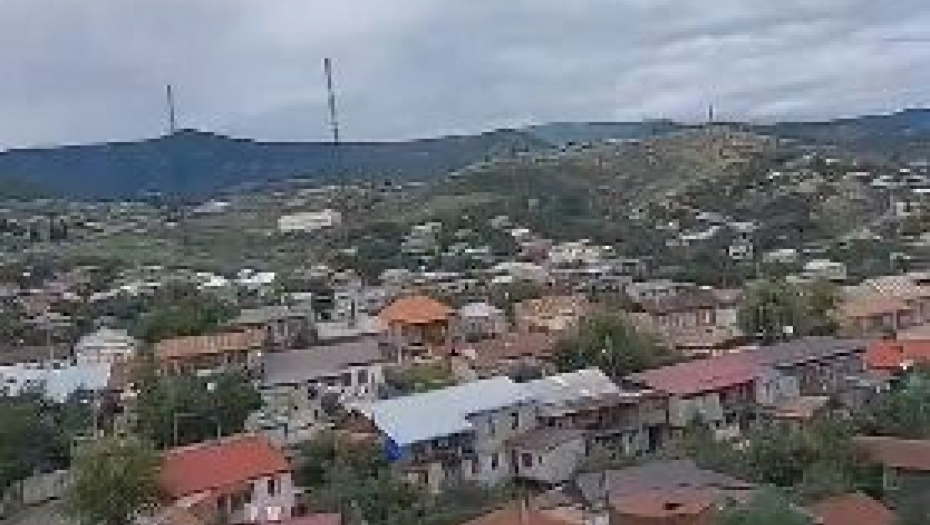 "VOJNA OPERACIJA JE POKRENUTA" Eksplozije i dronovi u Nagorno-Karabahu, azerbejdžanska tehnika označena po uzoru na rusku! (VIDEO)