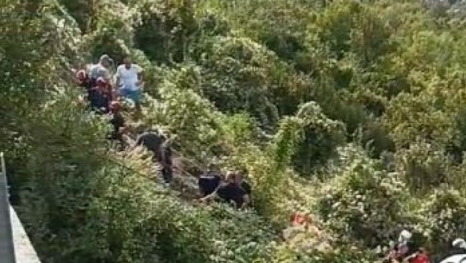 DEVOJKA (19) IZ CRNE GORE JE DRUGA ŽRTVA IZ AUTOBUSA SMRTI Identifikovana je, ljude vadili su ih iz ambisa