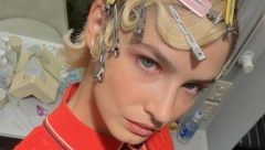 SRPKINJA JE NOVA ZVEZDA "VERSACE JEANS" KAMPANJE Evo ko je Jovana koja uspešno osvaja svetske modne piste