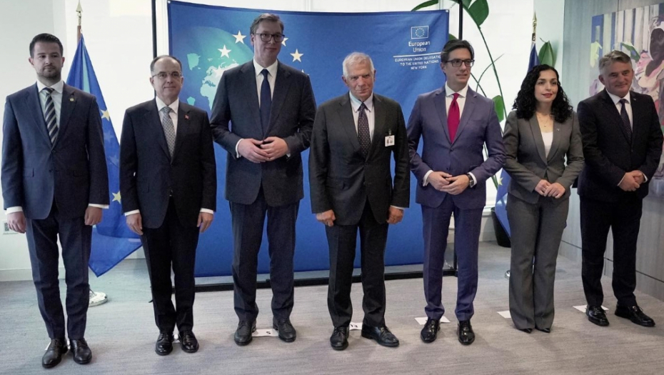 NAŠA ZEMLJA NASTAVLJA DA VODI ODGOVORNU I PRINCIPIJELNU POLITIKU Vučić sa liderima Zapadnog Balkana na neformalnom ručku kod Borelja