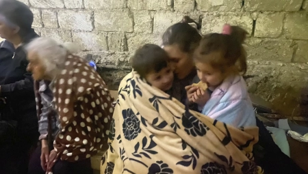 HILJADE JERMENA ČEKA EVAKUACIJU: Azerbejdžan reintegriše narod iz Nagorno-Karabaha (FOTO)