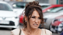 OTKRIVENO KOLIKO MAJKA DARKA LAZIĆA IMA GODINA Javnost je u šoku zbog njene trudnoće, a mnogi su mislili da je starija!