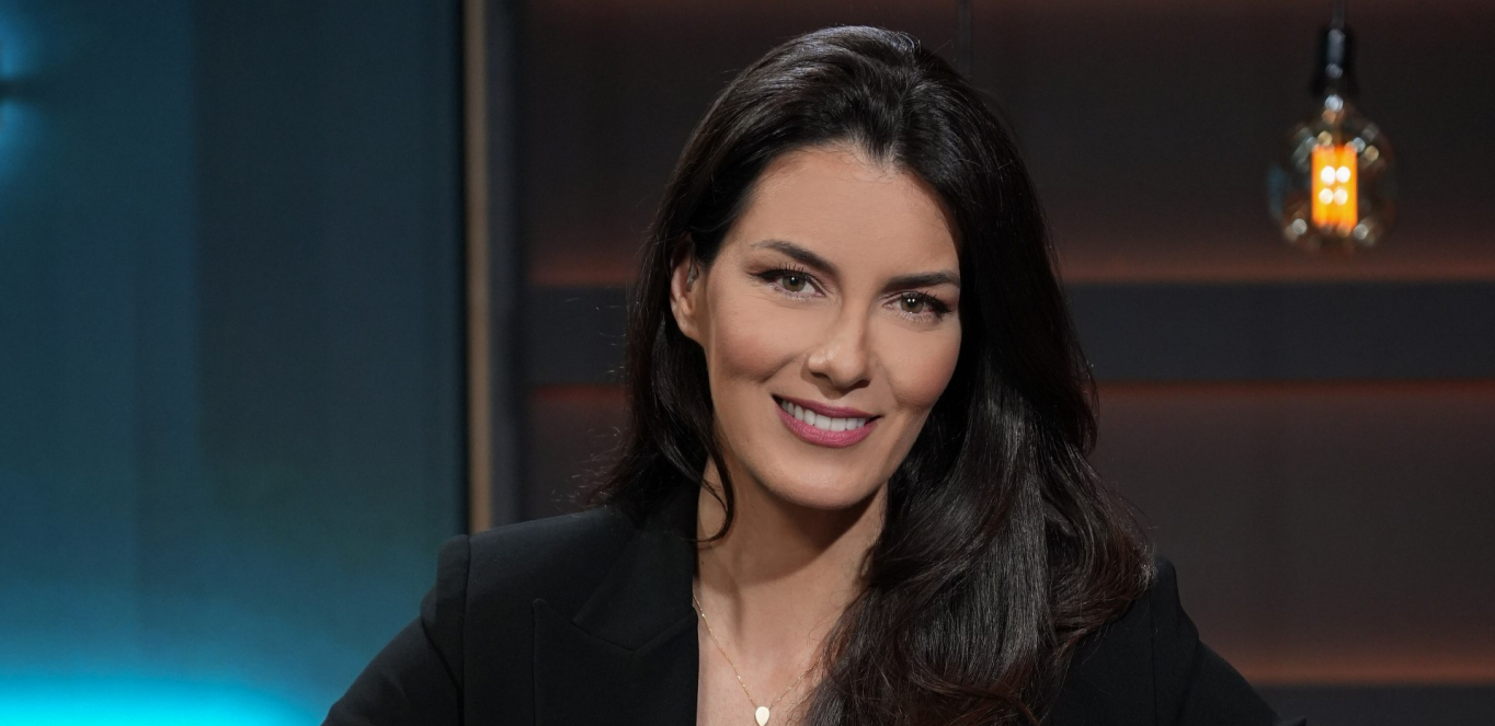 MARIJA KILIBARDA OBJAVILA SNIMAK PRED POROĐAJ Voditeljka u devetom mesecu oduševila izgledom, trudnički stomak u prvom planu