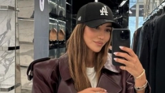 IDEALAN MODEL ZA PRELAZNU SEZONU Bajkerska jakna je obavezna ove jeseni u ormarima, influenserke je obožavaju