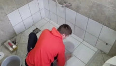 VODOINSTALATER ZA POLA SATA POSLA TRAŽI 10.000 Beograđanka se pita da li je to realno, čitala poruku i ne veruje GOSPOĐO, GDE VAM JE NEKO MUŠKO?