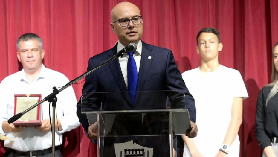 VUČEVIĆ NA OBELEŽAVANJU DANA OPŠTINE DIMITROVGRAD Ovde imamo zajednicu bratsku i čvrstu koja obogaćuje Srbiju kao državu (FOTO)