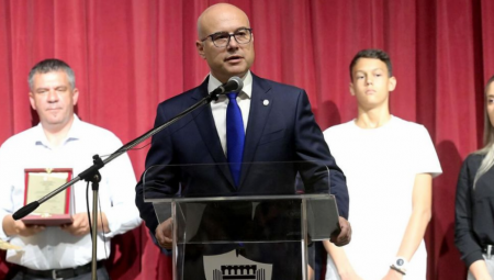 VUČEVIĆ NA OBELEŽAVANJU DANA OPŠTINE DIMITROVGRAD Ovde imamo zajednicu bratsku i čvrstu koja obogaćuje Srbiju kao državu (FOTO)